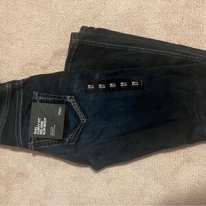Women’s Silver Jeans. 28 never worn.